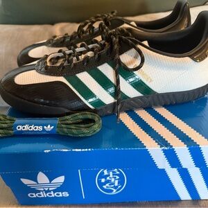 Adidas BLONDEY Men's Black, White, and Noble Green Sneakers